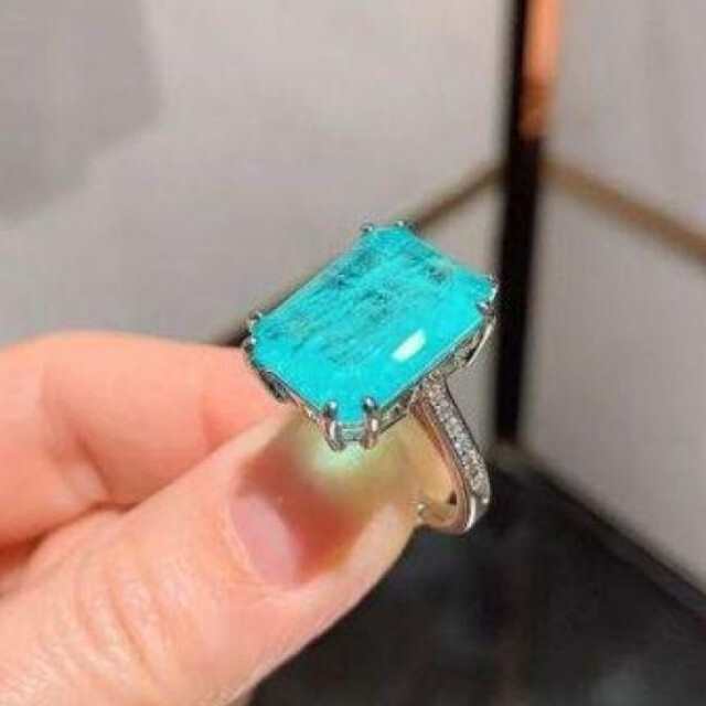 【即配送‼️】合成 エメラルド カット パライバ リング レディースのアクセサリー(リング(指輪))の商品写真