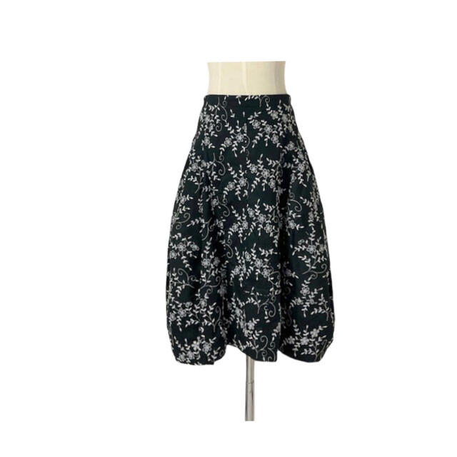 新品定価約7万円 イタリア製デザイナー カットワーク刺繍の花咲くコットンスカート