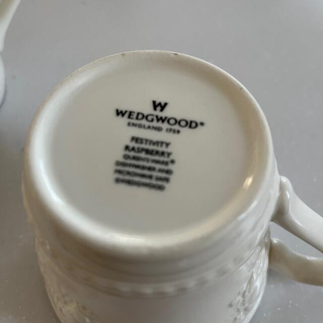 WEDGWOOD(ウェッジウッド)の専用です　ウェッジウッド　ペアマグ インテリア/住まい/日用品のキッチン/食器(グラス/カップ)の商品写真