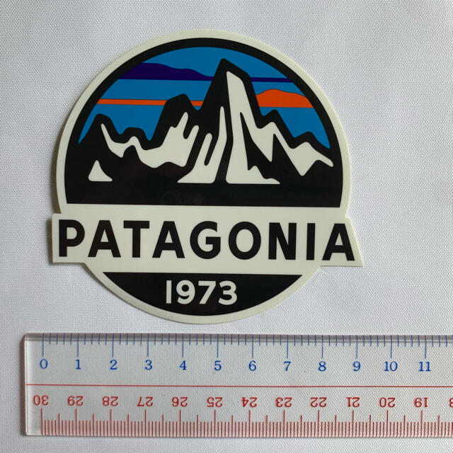 patagonia(パタゴニア)のシュプリーム と パタゴニア ロゴ ステッカー 3枚セット メンズのファッション小物(その他)の商品写真