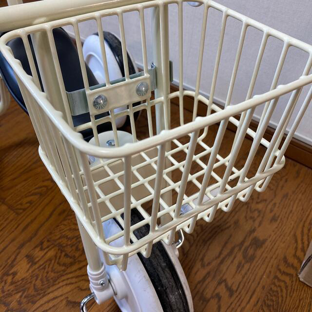 MUJI (無印良品)(ムジルシリョウヒン)の無印良品　三輪車　舵取り棒付き　 キッズ/ベビー/マタニティの外出/移動用品(三輪車)の商品写真