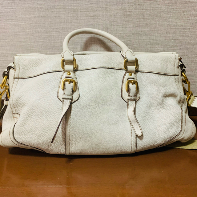 PRADA(プラダ)のあり様PRADA オフホワイトレザーバッグ　ショルダーストラップ付き レディースのバッグ(ショルダーバッグ)の商品写真
