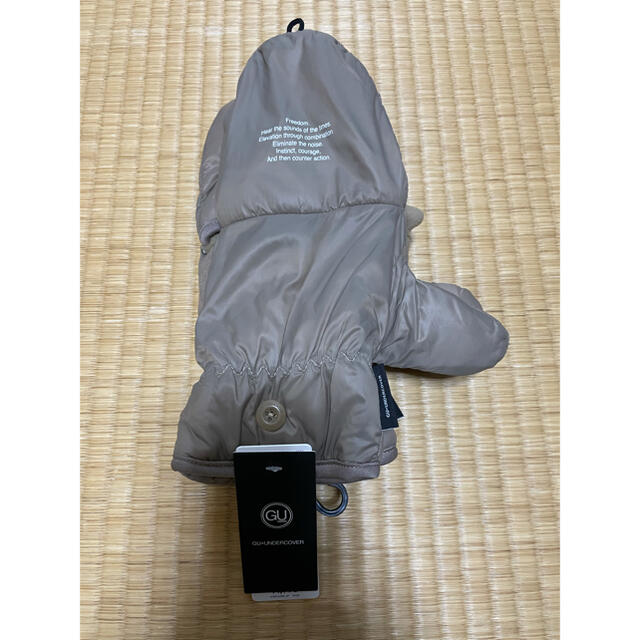 GU(ジーユー)のUNDERCOVER×GU  2WAY中綿グローブ34 ブラウン　新品タグ付き メンズのファッション小物(手袋)の商品写真