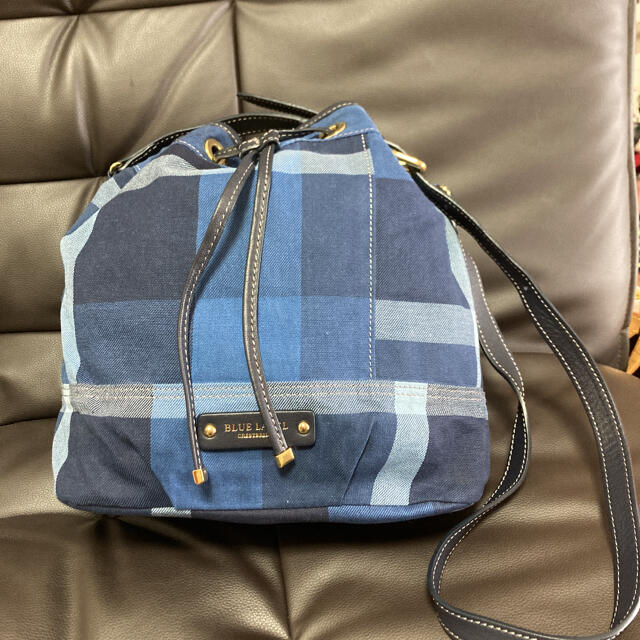 BURBERRY BLUE LABEL(バーバリーブルーレーベル)のブルーレーベル　クレストブリッジ    巾着　ショルダー　バッグ レディースのバッグ(ショルダーバッグ)の商品写真