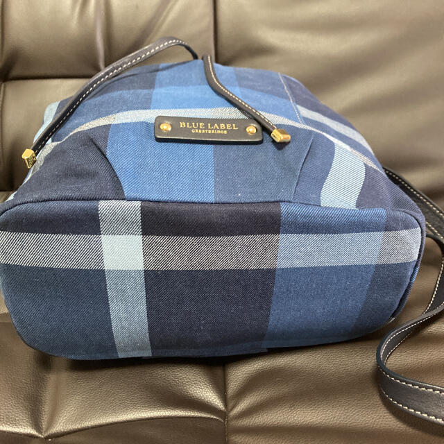 BURBERRY BLUE LABEL(バーバリーブルーレーベル)のブルーレーベル　クレストブリッジ    巾着　ショルダー　バッグ レディースのバッグ(ショルダーバッグ)の商品写真