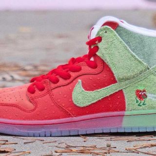 NIKE - Nike SB Dunk High Strawberry Cough 24cm の通販 by 0612's ...