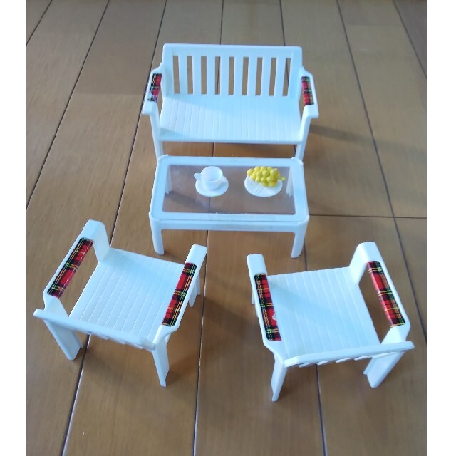 タカラ 2代目リカちゃん 白い白い家具セット リビングシリーズ タカラ 2代目リカちゃん 白い白い家具セット リビングシリーズ