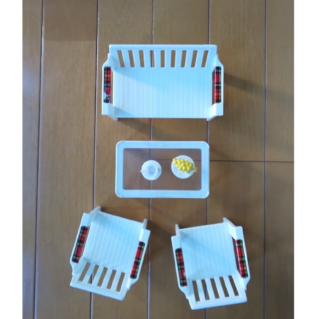 タカラ 2代目リカちゃん 白い白い家具セット リビングシリーズ タカラ 2代目リカちゃん 白い白い家具セット リビングシリーズ
