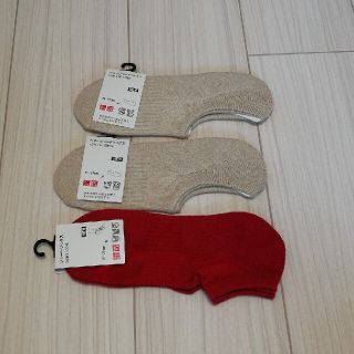 ユニクロ(UNIQLO)のUNIQLO　靴下　未使用品　新品　タグ付き　赤ベージュ　3点セット　まとめ売り(その他)