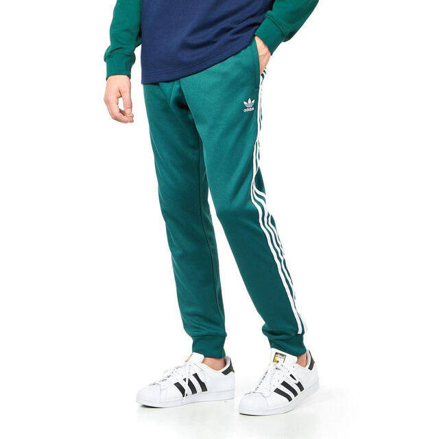 adidas(アディダス)のアディダス　ラインパンツ　深緑　SST TRACK PANTS EJ9701 メンズのパンツ(その他)の商品写真