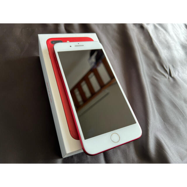 iPhone(アイフォーン)のpichana様専用付属品未使用　iPhone7 Plus 128GB au  スマホ/家電/カメラのスマートフォン/携帯電話(スマートフォン本体)の商品写真