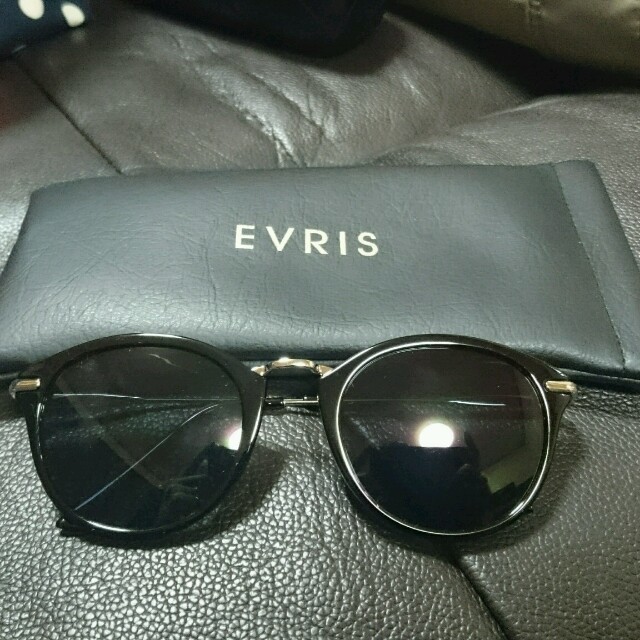 EVRIS(エヴリス)のメタルブリッジサングラス EVRIS レディースのファッション小物(サングラス/メガネ)の商品写真