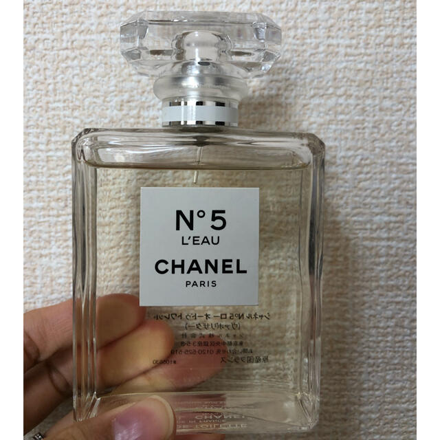 CHANEL(シャネル)のシャネル　N°5　ロー　オードゥトワレット コスメ/美容のボディケア(ボディソープ/石鹸)の商品写真