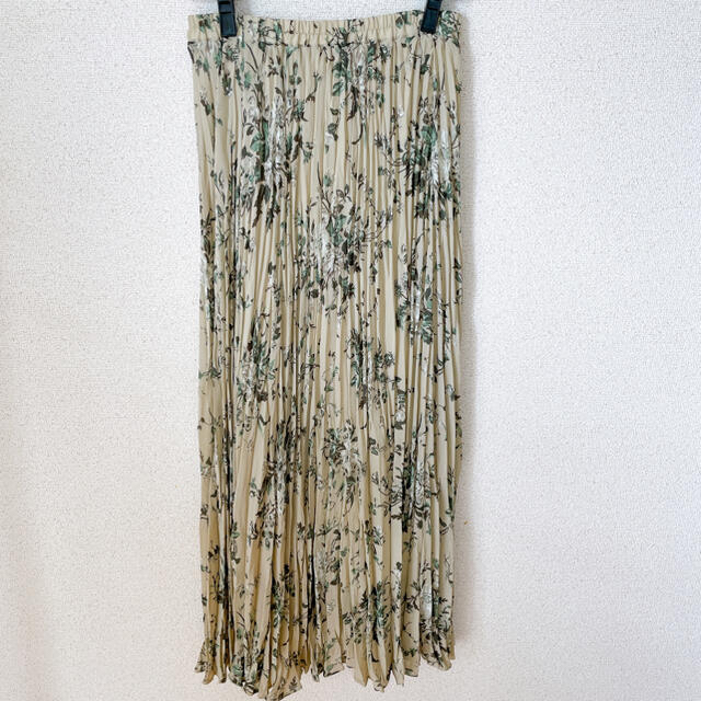 STUDIOUS(ステュディオス)のclane OLD FLOWER PLEAT LONG SKIRT レディースのスカート(ロングスカート)の商品写真