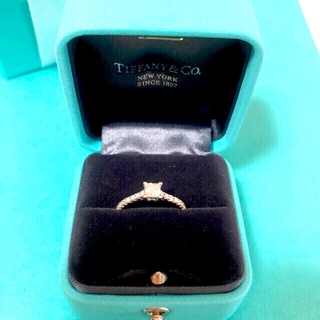 ティファニー(Tiffany & Co.)の【新品】ティファニー ノヴォ™ プリンセス カット 婚約指輪 0.31カラット(リング(指輪))