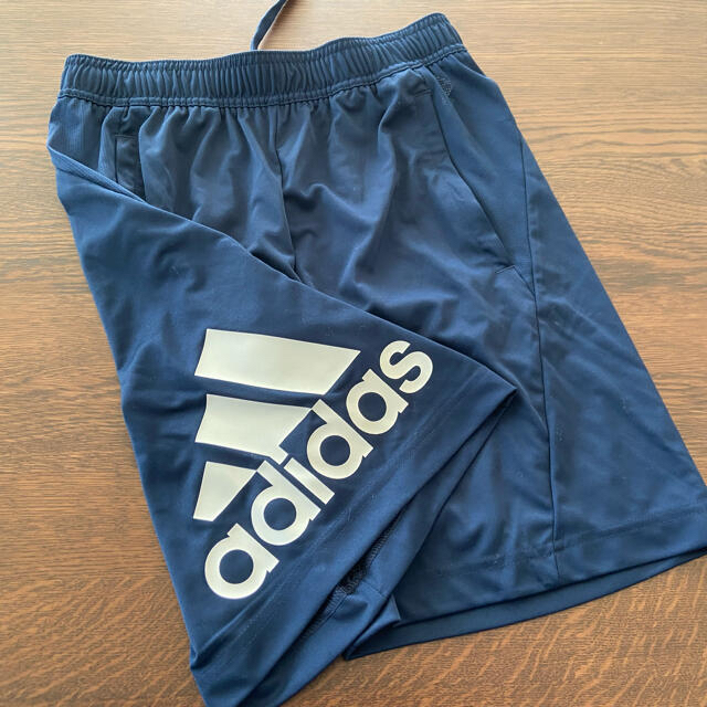 adidas(アディダス)のadidas 半ズボンウェア　ハーフパンツ サイズ: 160cm  色：ネイビー キッズ/ベビー/マタニティのキッズ服男の子用(90cm~)(パンツ/スパッツ)の商品写真