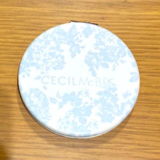 セシルマクビー(CECIL McBEE)の【新品未使用品】セシルマクビー　コンパクトミラー  ラウンド　ダイソー(ミラー)