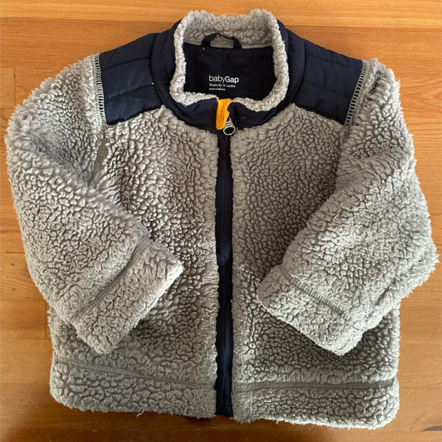 babyGAP(ベビーギャップ)のbaby Gap GAP アウター　グレー　70 キッズ/ベビー/マタニティのベビー服(~85cm)(ジャケット/コート)の商品写真