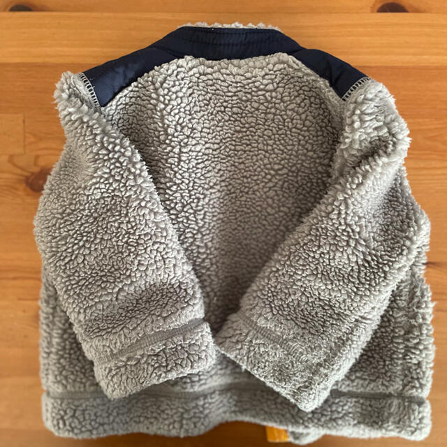 babyGAP(ベビーギャップ)のbaby Gap GAP アウター　グレー　70 キッズ/ベビー/マタニティのベビー服(~85cm)(ジャケット/コート)の商品写真