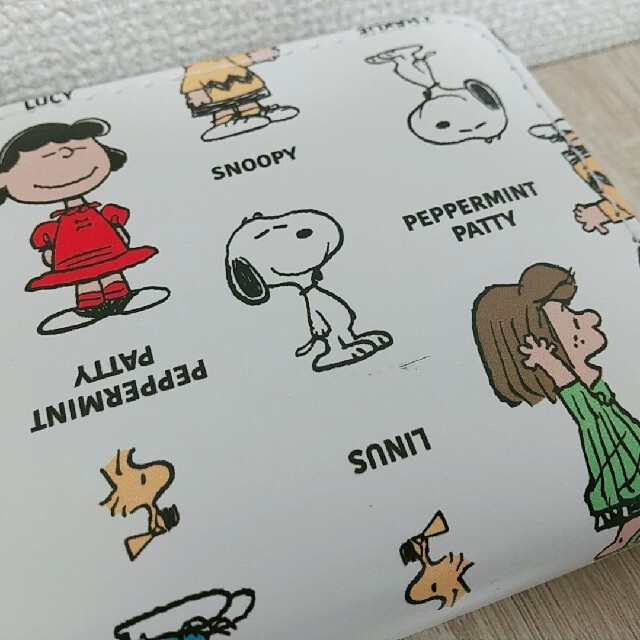 SNOOPY(スヌーピー)の【新品・タグ付】スヌーピー SNOOPY 長財布 サイフ 白 PEANUTS レディースのファッション小物(財布)の商品写真