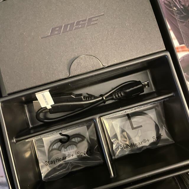 BOSE(ボーズ)のBOSEワイヤレスイヤホン/ブライトオレンジ スマホ/家電/カメラのオーディオ機器(ヘッドフォン/イヤフォン)の商品写真