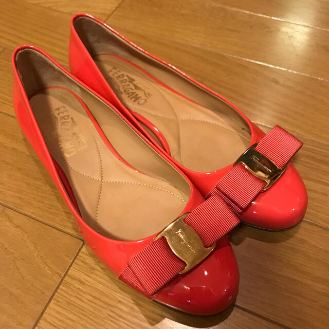 サルヴァトーレフェラガモ 6 1/2 パンプス フラット-theagaveclub.com.au