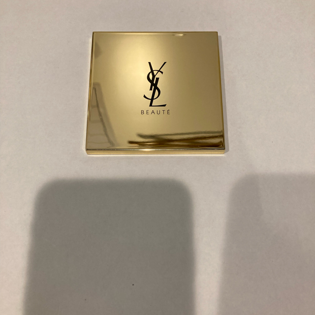Yves Saint Laurent Beaute(イヴサンローランボーテ)のサンローラン　ボーテ　ミラー レディースのファッション小物(ミラー)の商品写真