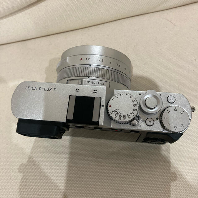 LEICA(ライカ)の最終値下げ！美品！Leica D-LUX7 シルバー　フィルム　レンズフィルター スマホ/家電/カメラのカメラ(コンパクトデジタルカメラ)の商品写真