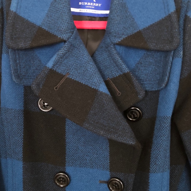 BURBERRY BLUE LABEL(バーバリーブルーレーベル)のうしさん様専用　バーバリーブルーレーベル　Pコート レディースのジャケット/アウター(ピーコート)の商品写真