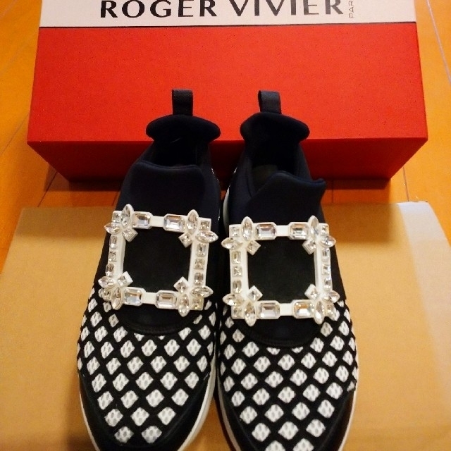 ROGER VIVIER(ロジェヴィヴィエ)のosa.d様 ロジェヴィヴィエ スニーカー レディースの靴/シューズ(スニーカー)の商品写真