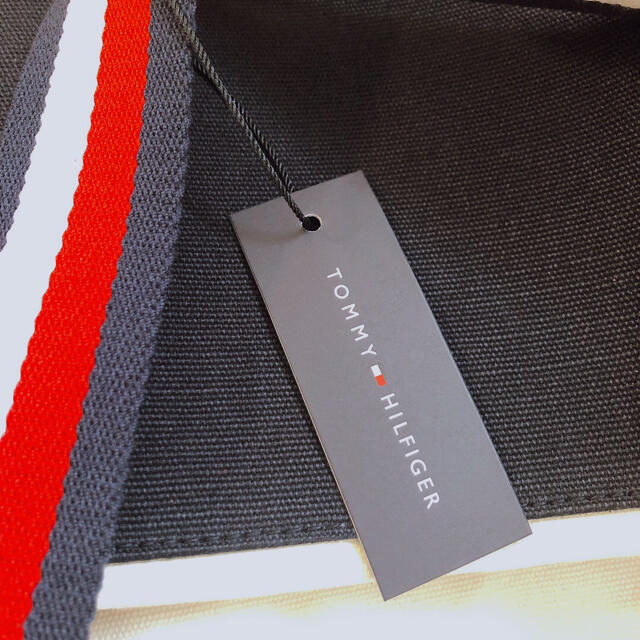 TOMMY HILFIGER(トミーヒルフィガー)の日本未入荷 新品 トミーヒルフィガー ボストンバッグ ダッフルバッグ 男女兼用 レディースのバッグ(ボストンバッグ)の商品写真