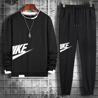 ナイキ(NIKE)のNIKEジャージ上下セット(ジャージ)