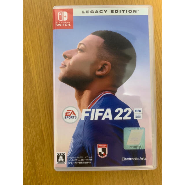 Nintendo Switch(ニンテンドースイッチ)のFIFA 22 Legacy Edition Switch エンタメ/ホビーのゲームソフト/ゲーム機本体(家庭用ゲームソフト)の商品写真