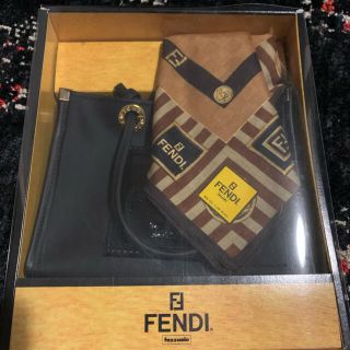 フェンディ(FENDI)の【新品未使用】FENDI ミニバッグ＋ハンカチ(ポーチ)