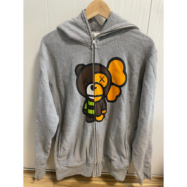 A BATHING APE BABY MILO KAWS パーカー