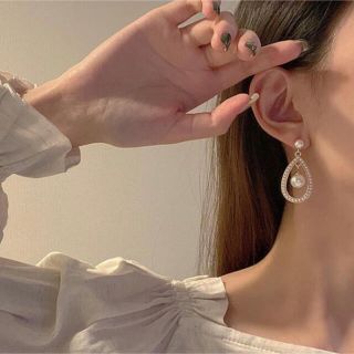 バブルス(Bubbles)の【NEW】新品インポート♡オーバル しずく パール ピアス(ピアス)