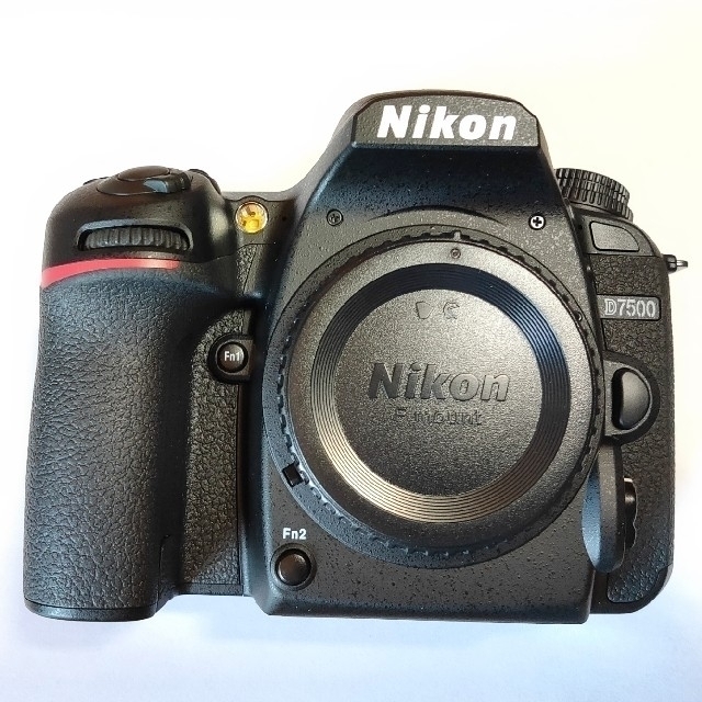 Nikon(ニコン)の【たったの1050ショット】Nikon  デジタル一眼レフカメラ D7500 スマホ/家電/カメラのカメラ(デジタル一眼)の商品写真