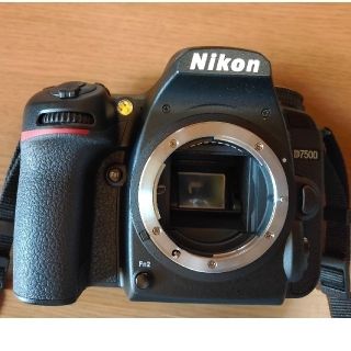 ニコン(Nikon)の【たったの1050ショット】Nikon  デジタル一眼レフカメラ D7500(デジタル一眼)