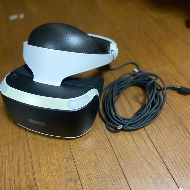 PlayStation VR(プレイステーションヴィーアール)のPlayStation VR 本体　ソフト付き エンタメ/ホビーのゲームソフト/ゲーム機本体(家庭用ゲーム機本体)の商品写真