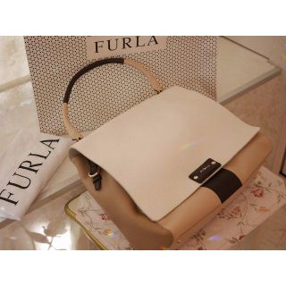 フルラ(Furla)のFURLAフルラPENELOPE（ペネロペ）ショルダーバッグ・ホワイト／ベージュ(ショルダーバッグ)