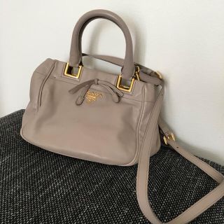 プラダ(PRADA)の【限定値下】美品　プラダ　ショルダーバッグ(ショルダーバッグ)