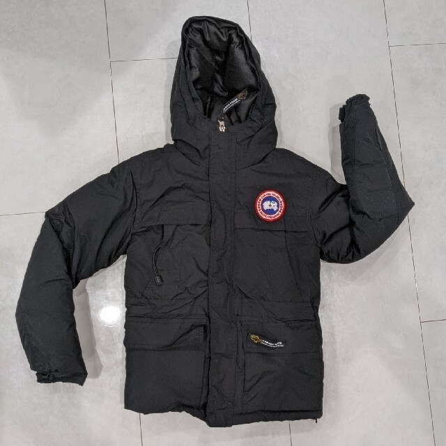 CANADA GOOSE(カナダグース)のバンダ様専用　CANADA GOOSE カナダグースダウンジャケット　140弱位 キッズ/ベビー/マタニティのキッズ服男の子用(90cm~)(ジャケット/上着)の商品写真