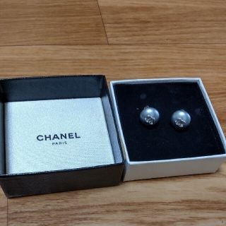 CHANELグレーシルバーピアス