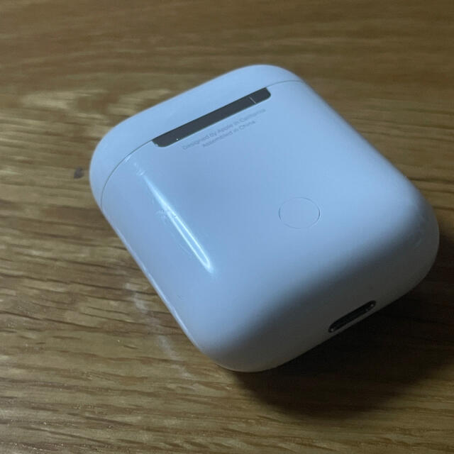 Apple(アップル)のAirPods(第二世代) スマホ/家電/カメラのオーディオ機器(ヘッドフォン/イヤフォン)の商品写真