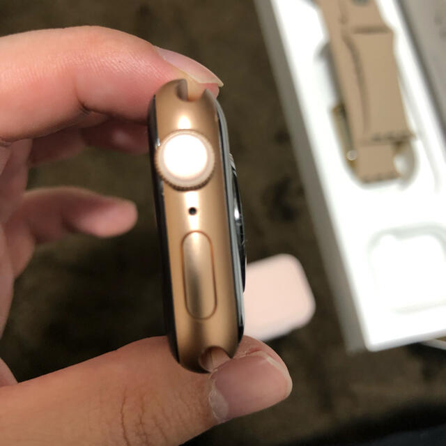 AppleWatchSeries5 40mmGOLDaluminumGPSモデル