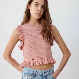 ザラ(ZARA)のZARA ニット　フリル　ベスト(ニット/セーター)