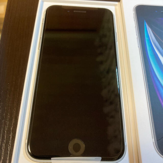 新品未使用✨】iPhone se2 128GB ホワイト SIMロック解除済 新品未使用✨】iPhone se2 128GB ホワイト SIMロック解除済