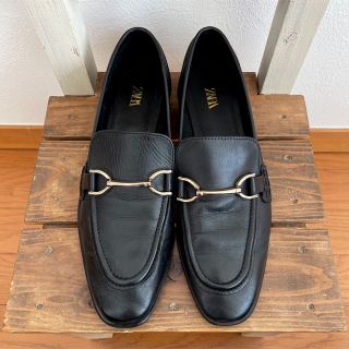 ザラ(ZARA)の【売り切りセール中様　専用】ZARA ソフトレザーローファー　ビットローファー　(ローファー/革靴)