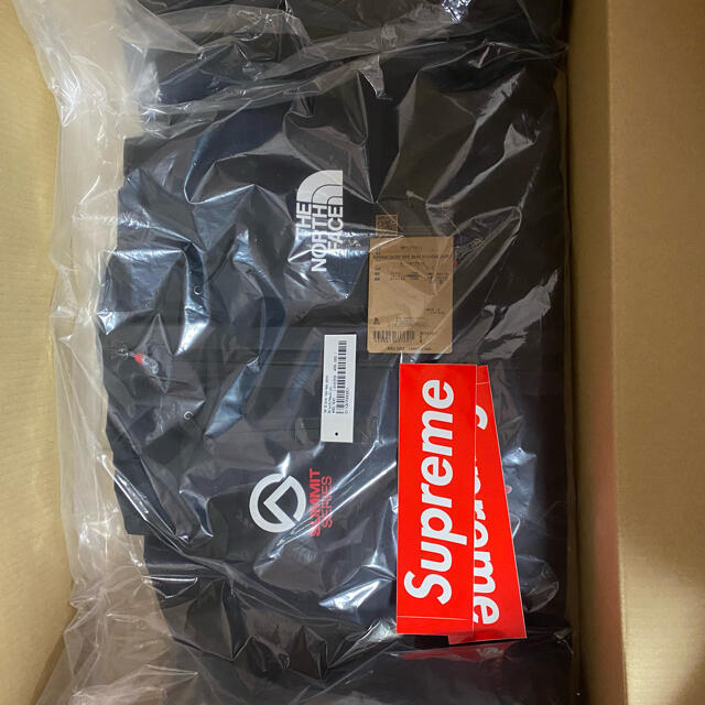 Supreme / The North Face Outer Tape Seam 1