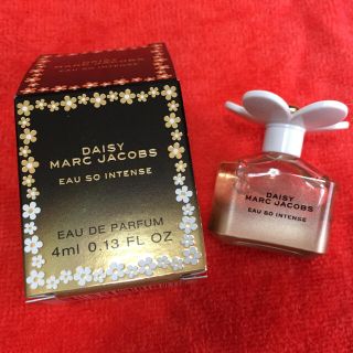 マークバイマークジェイコブス(MARC BY MARC JACOBS)のMarc Jacobs Daisy デイジーミニ香水(香水(女性用))